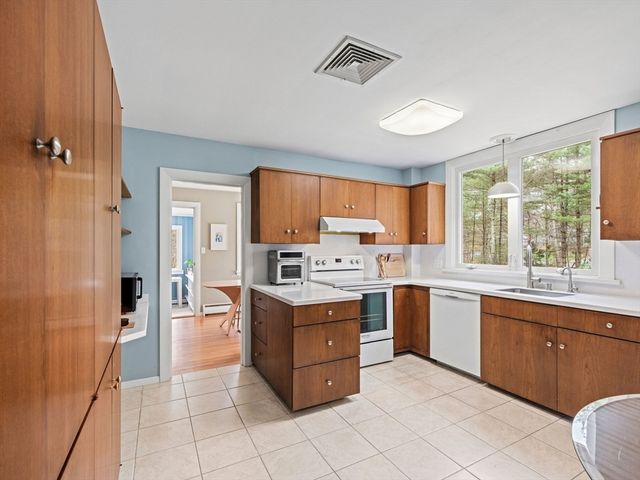 22 Hayward Mill Cir, Concord, MA 01742