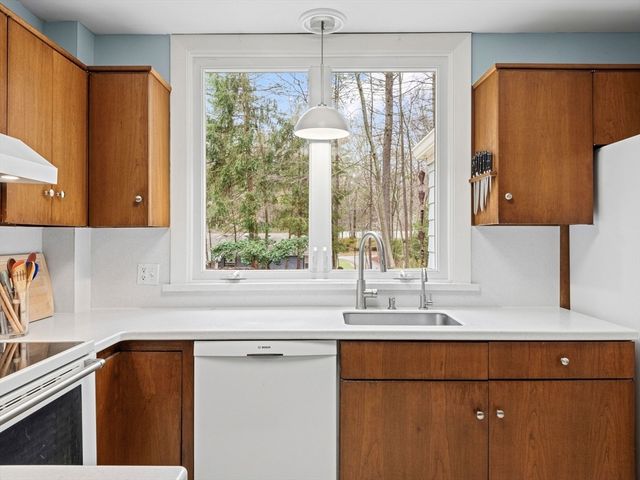 22 Hayward Mill Cir, Concord, MA 01742