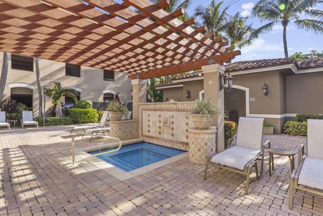 616 Clearwater Park Road 402, West Palm Beach, FL 33401