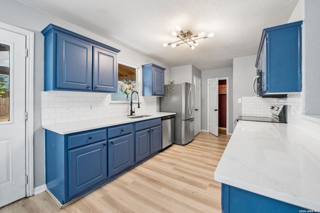 5742 Butch Cyn, San Antonio, TX 78252