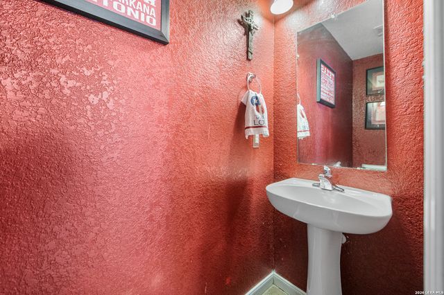 5742 Butch Cyn, San Antonio, TX 78252