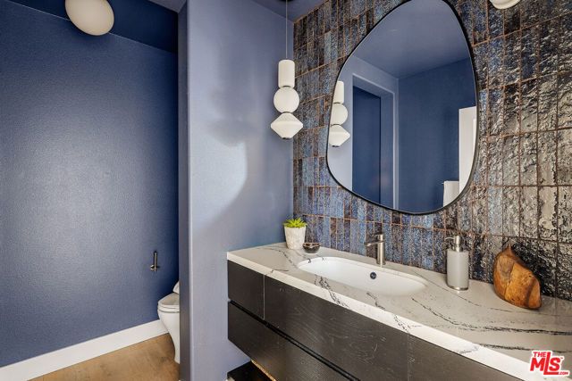 13049 S Icon Circle, Los Angeles, CA 90094