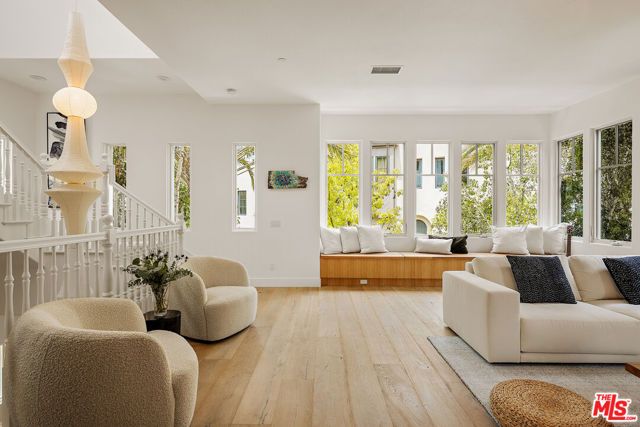 13049 S Icon Circle, Los Angeles, CA 90094