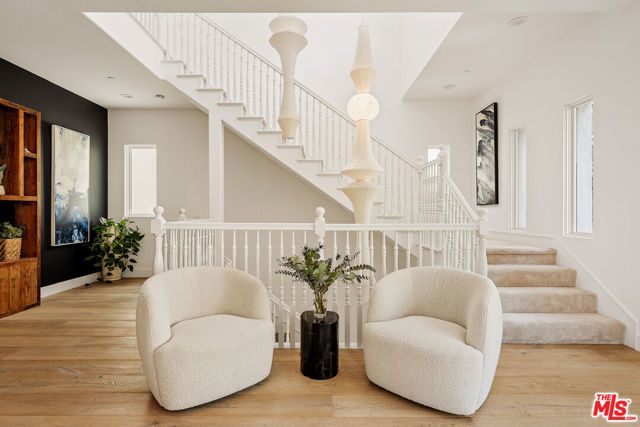 13049 S Icon Circle, Los Angeles, CA 90094