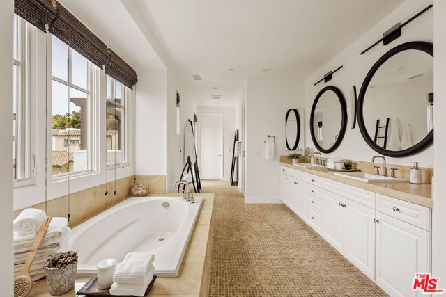 13049 S Icon Circle, Los Angeles, CA 90094