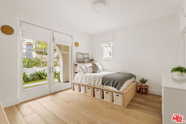 13049 S Icon Circle, Los Angeles, CA 90094
