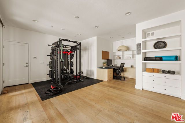 13049 S Icon Circle, Los Angeles, CA 90094