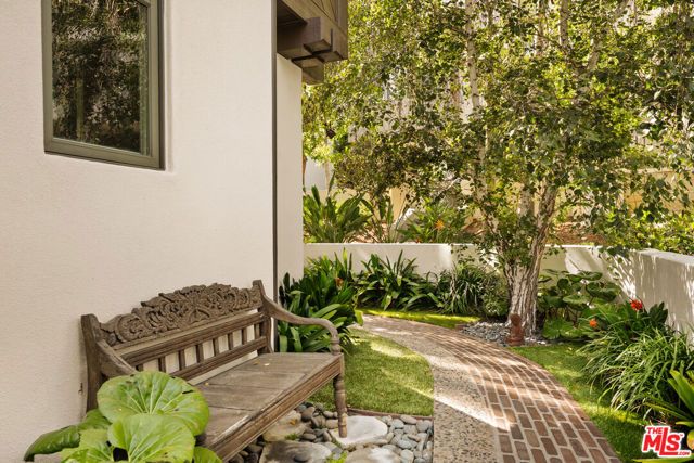 13049 S Icon Circle, Los Angeles, CA 90094