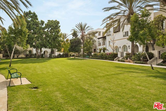 13049 S Icon Circle, Los Angeles, CA 90094