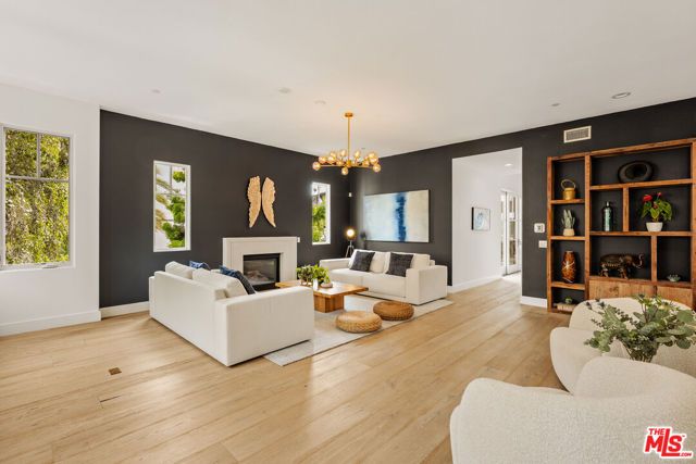 13049 S Icon Circle, Los Angeles, CA 90094