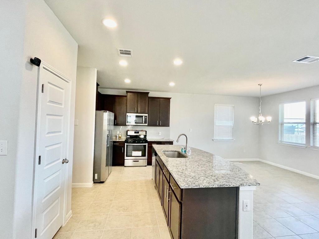 516 Betty Ann WAY, Leander, TX 78641