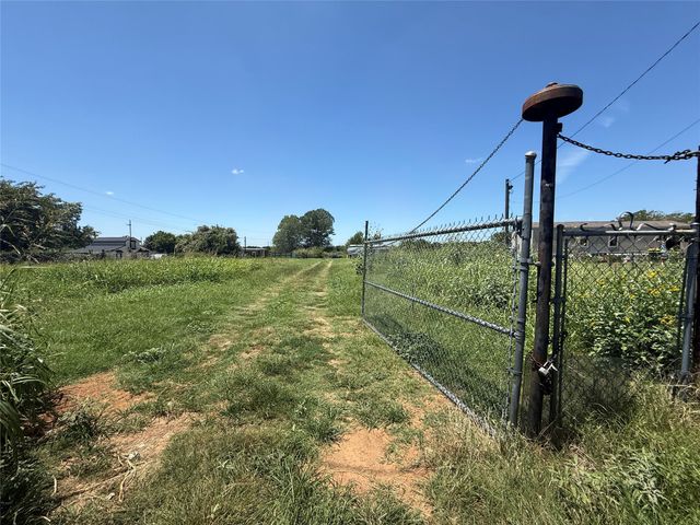 4717 Thomas Acres Road, Joshua, TX 76058