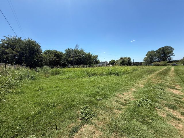 4717 Thomas Acres Road, Joshua, TX 76058