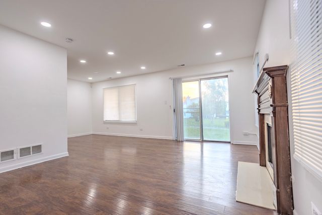 35 Churn Road 35, Matteson, IL 60443