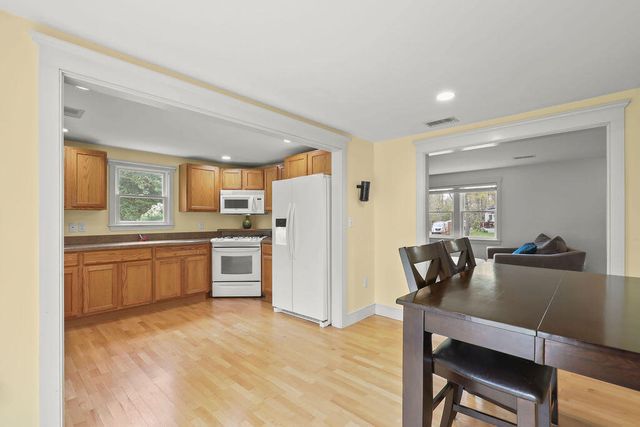 5 Deerfield Road, Mashpee, MA 02649