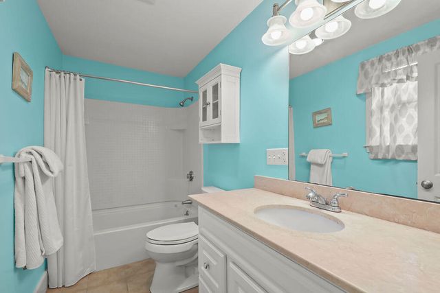 5 Deerfield Road, Mashpee, MA 02649
