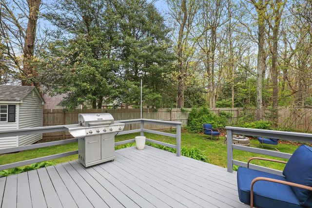 5 Deerfield Road, Mashpee, MA 02649