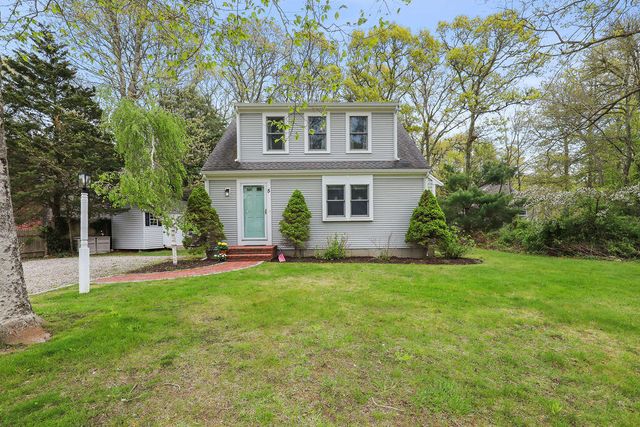 5 Deerfield Road, Mashpee, MA 02649
