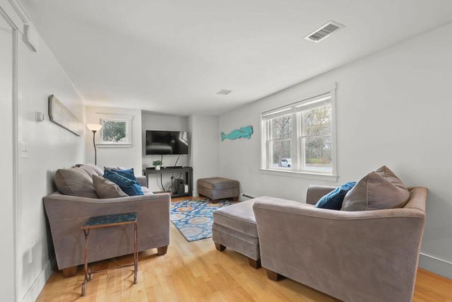5 Deerfield Road, Mashpee, MA 02649