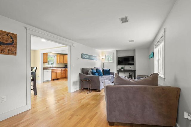 5 Deerfield Road, Mashpee, MA 02649