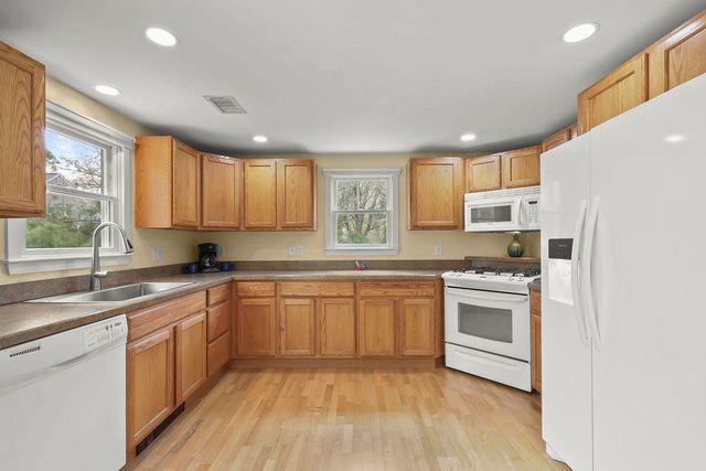 5 Deerfield Road, Mashpee, MA 02649