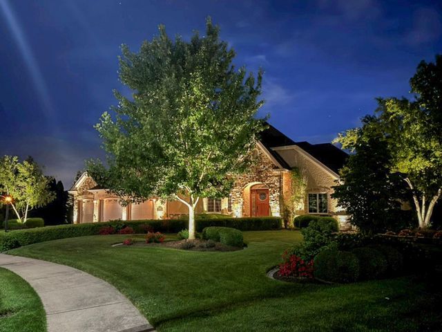 1667 Chalone Court, Crown Point, IN 46307