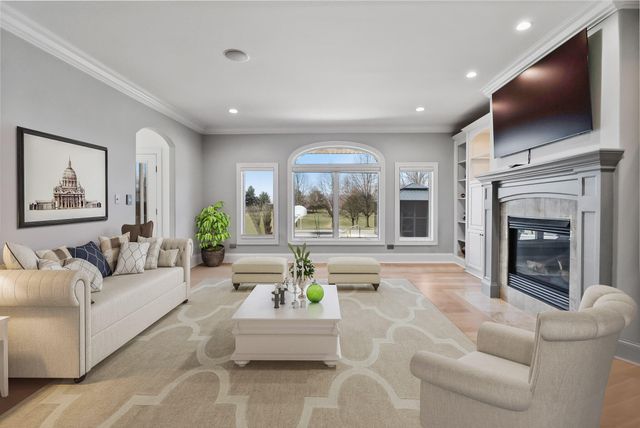 1667 Chalone Court, Crown Point, IN 46307