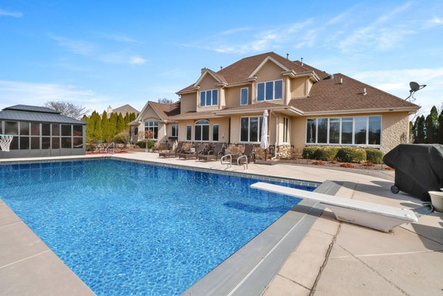 1667 Chalone Court, Crown Point, IN 46307