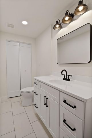 1667 Chalone Court, Crown Point, IN 46307