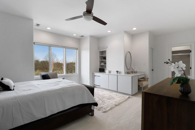 1667 Chalone Court, Crown Point, IN 46307