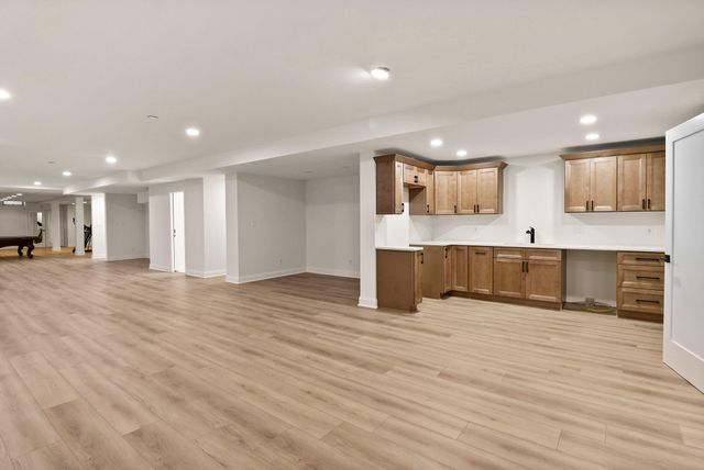 1667 Chalone Court, Crown Point, IN 46307