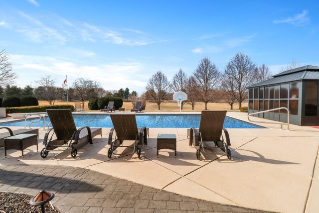 1667 Chalone Court, Crown Point, IN 46307