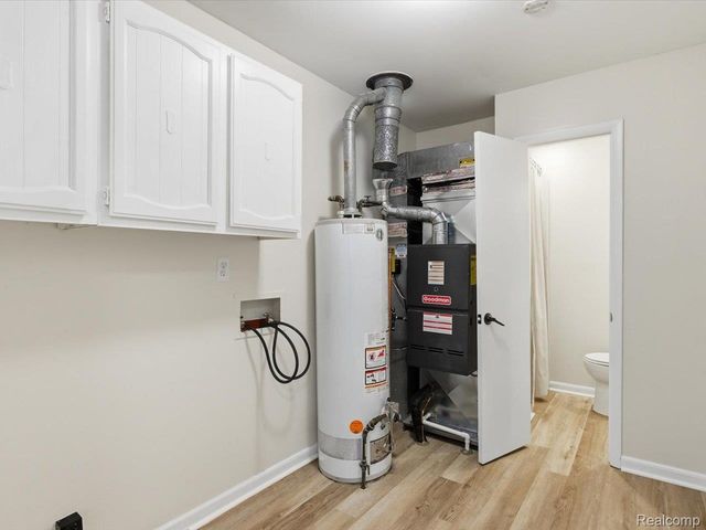 5837 Lakeshore Road, Fort Gratiot Charter Township, MI 48059