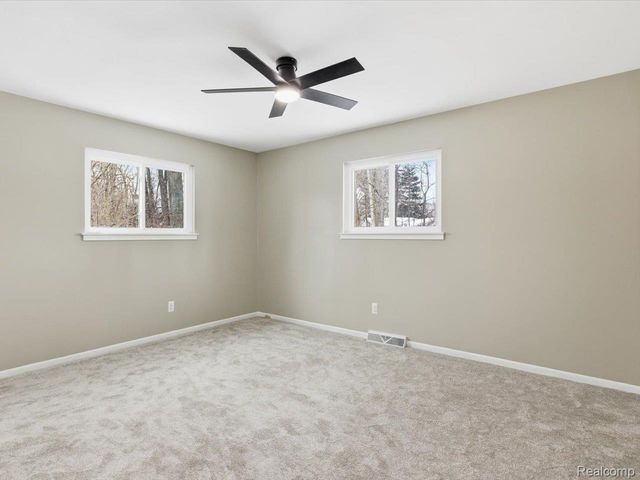 5837 Lakeshore Road, Fort Gratiot Charter Township, MI 48059