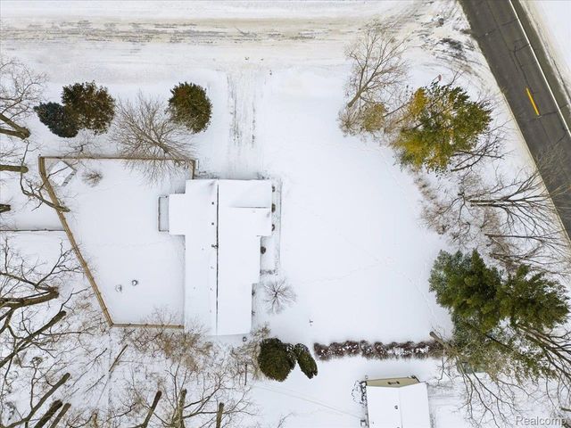 5837 Lakeshore Road, Fort Gratiot Charter Township, MI 48059