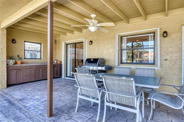 1048 NW 110th Ln, Coral Springs, FL 33071