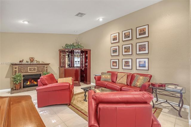 1048 NW 110th Ln, Coral Springs, FL 33071