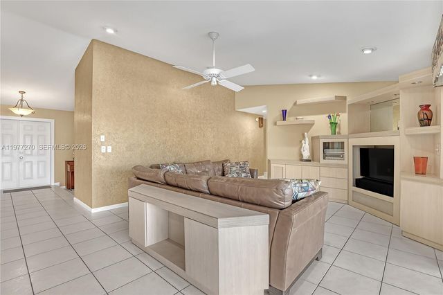 1048 NW 110th Ln, Coral Springs, FL 33071