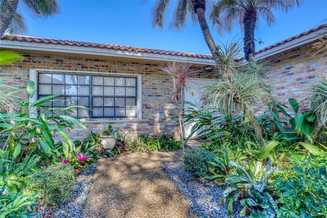 1048 NW 110th Ln, Coral Springs, FL 33071