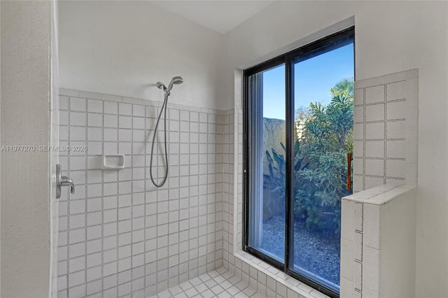 1048 NW 110th Ln, Coral Springs, FL 33071