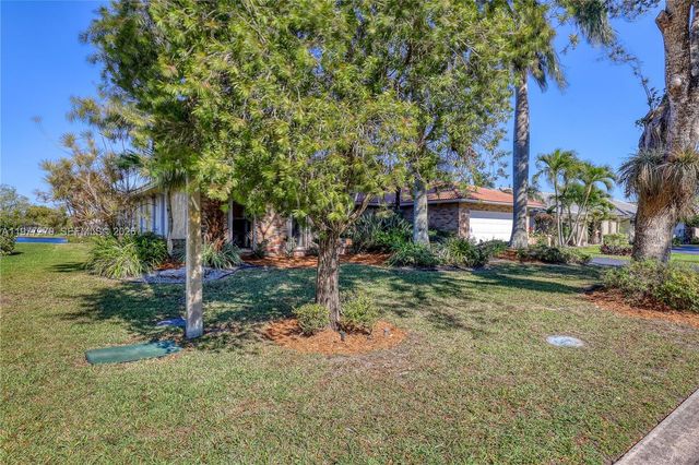 1048 NW 110th Ln, Coral Springs, FL 33071