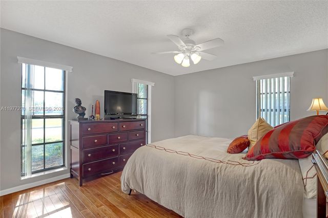 1048 NW 110th Ln, Coral Springs, FL 33071