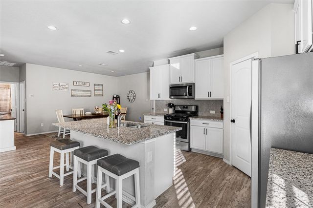 2286 Strong Horse Drive, Conroe, TX 77301