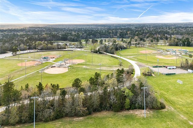 2286 Strong Horse Drive, Conroe, TX 77301