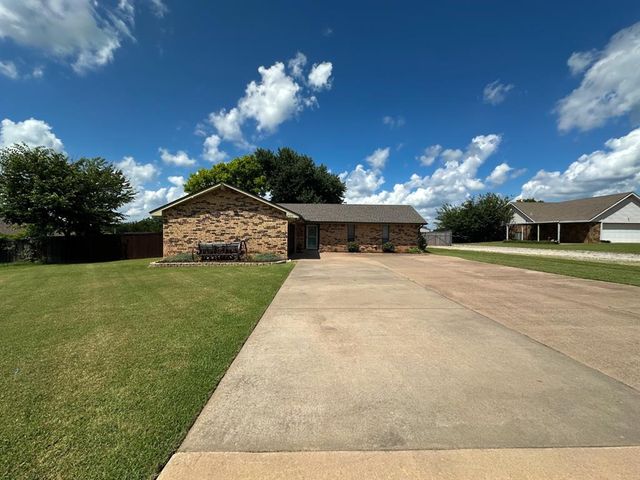 4521 Northridge Lane, Noble, OK 73068