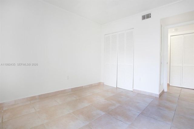 9441 Fontainebleau Blvd 212, Miami, FL 33172