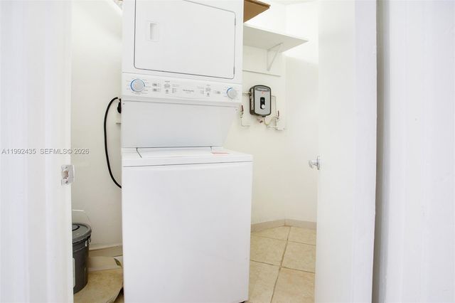 9441 Fontainebleau Blvd 212, Miami, FL 33172