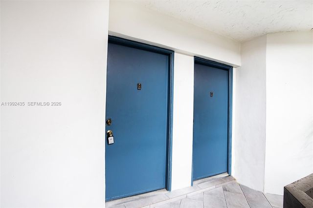 9441 Fontainebleau Blvd 212, Miami, FL 33172