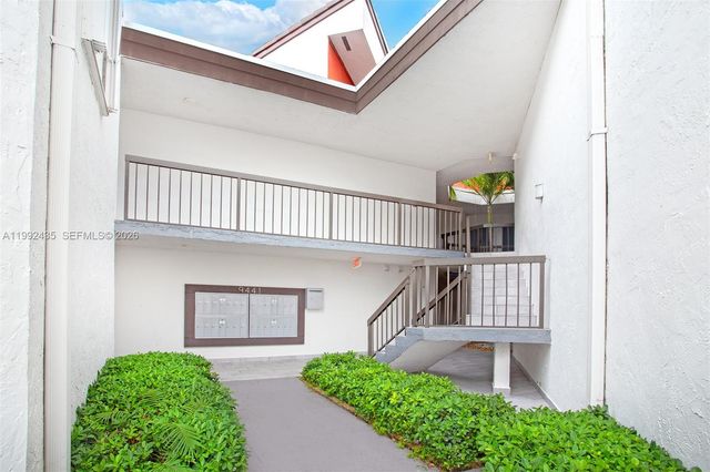 9441 Fontainebleau Blvd 212, Miami, FL 33172