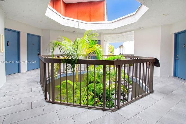 9441 Fontainebleau Blvd 212, Miami, FL 33172